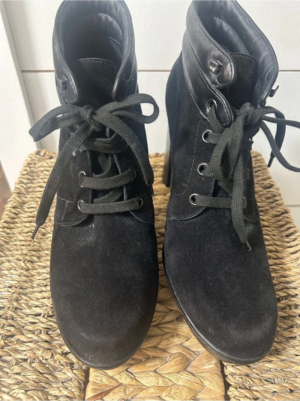 TOD’S suede and leather 4” lace up ankle boots. Size 40(9.5-10). New??